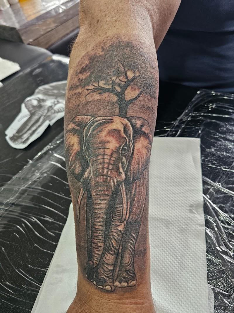Er Tattoos & Piercings - Photo 3